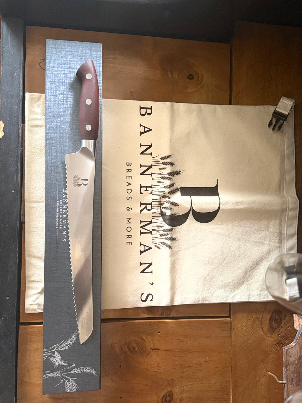 Reusable bread storage bag and serrated sourdough bread knife